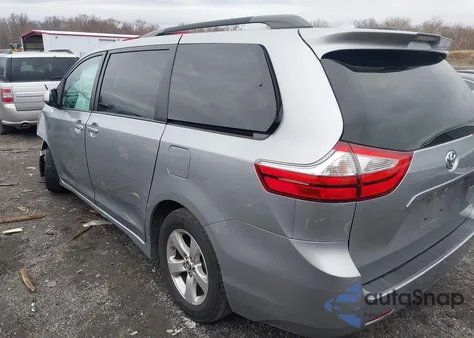 2018 Toyota Sienna Le 8 Passenger из США, поврежденный, VIN 5TDKZ3DC6JS904910
